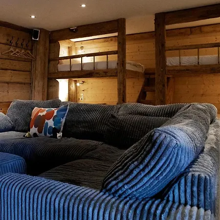 Luxury Chalet, Stunning Views With Hot Tub & Sauna La Cote d'Arbroz
